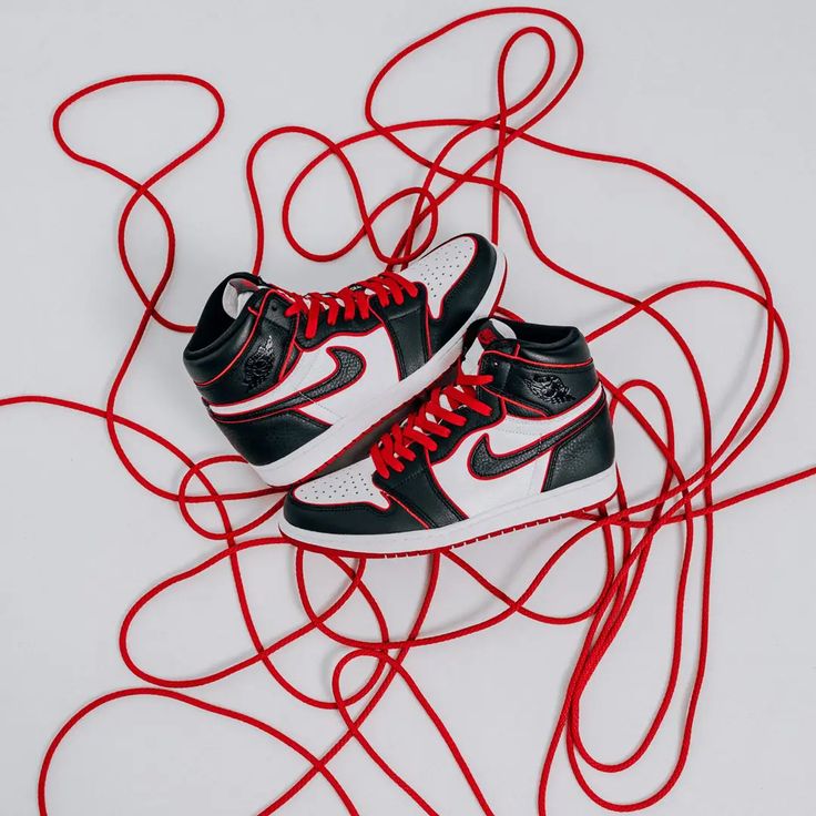 Air Jordan 1 Retro High OG “Bloodline